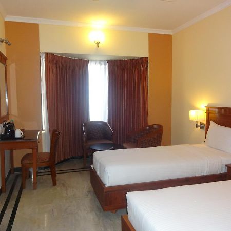 Hotel Grand Palace Chennai Ngoại thất bức ảnh