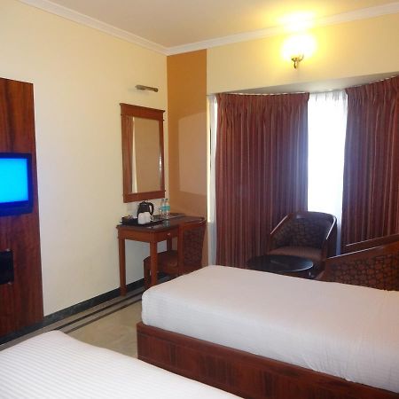 Hotel Grand Palace Chennai Ngoại thất bức ảnh