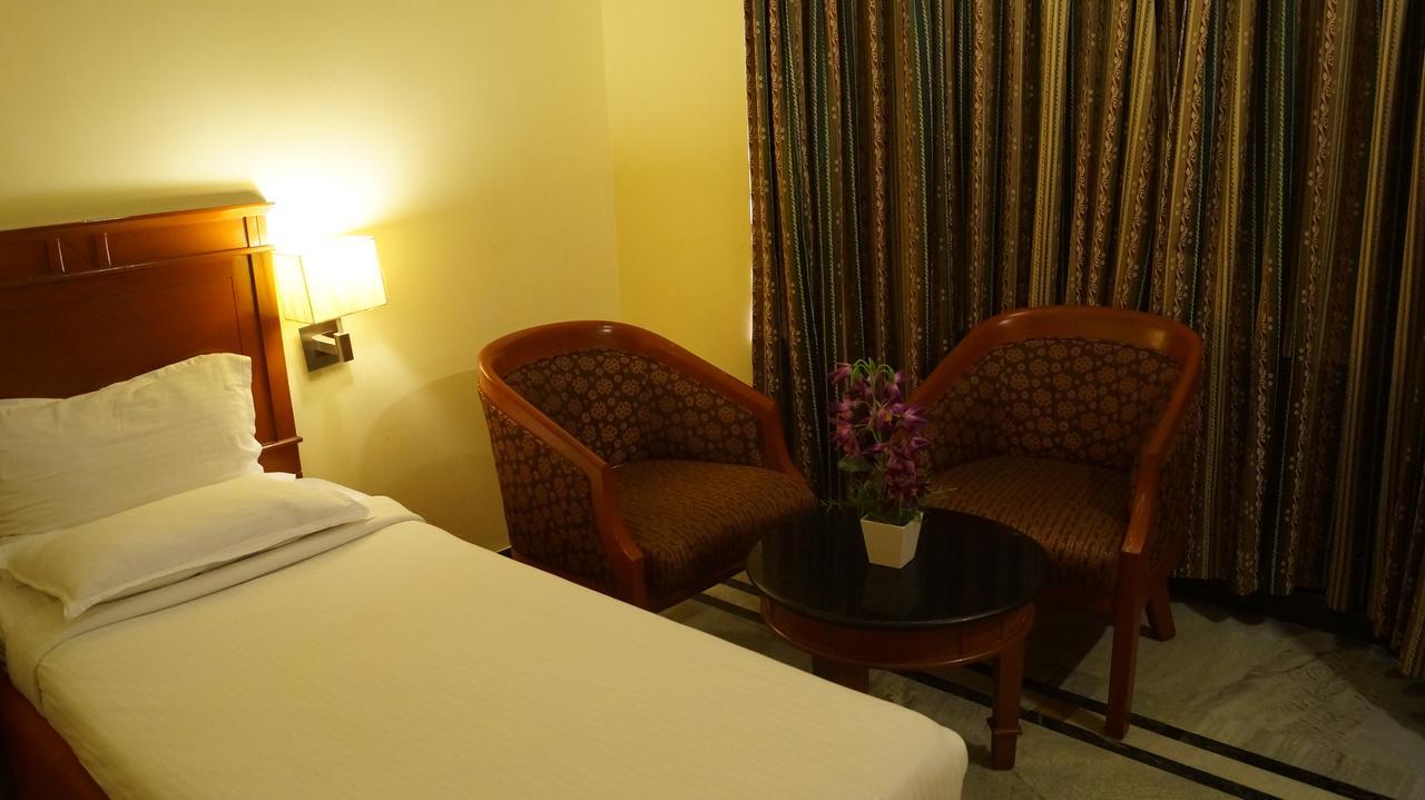 Hotel Grand Palace Chennai Ngoại thất bức ảnh