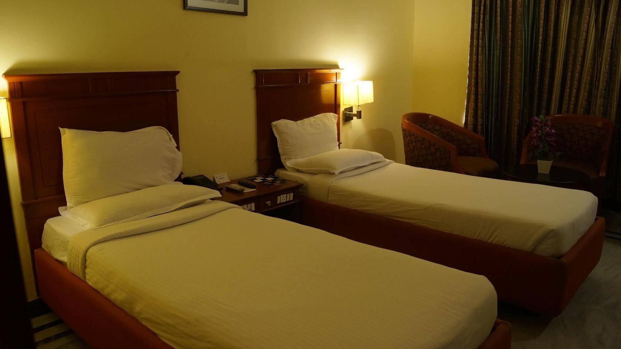 Hotel Grand Palace Chennai Ngoại thất bức ảnh